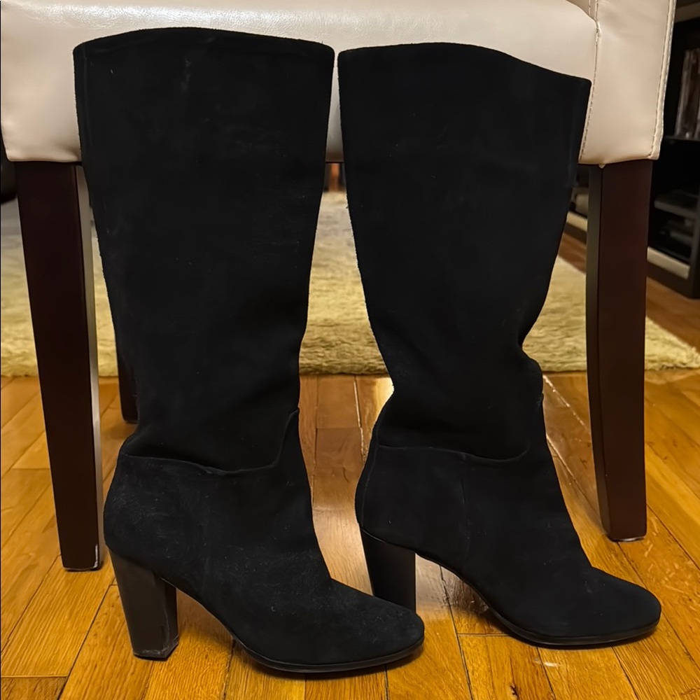Suede black boots 8